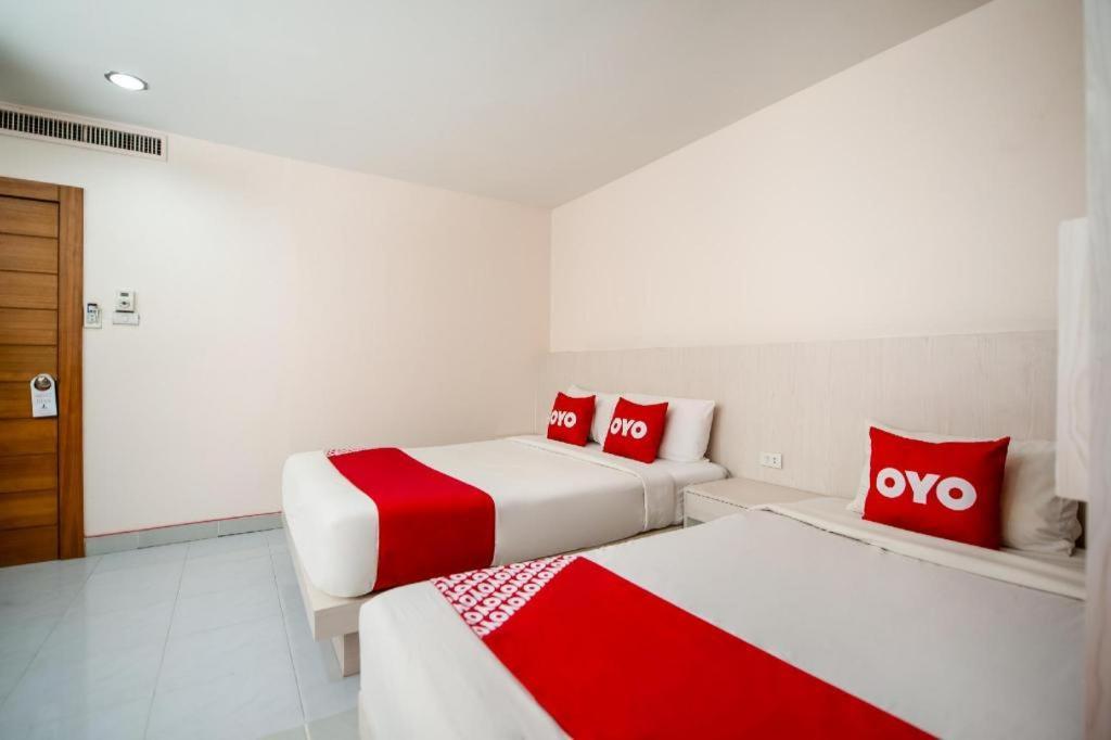 Oyo 343 Wanna Marine Hotel Patong Ngoại thất bức ảnh