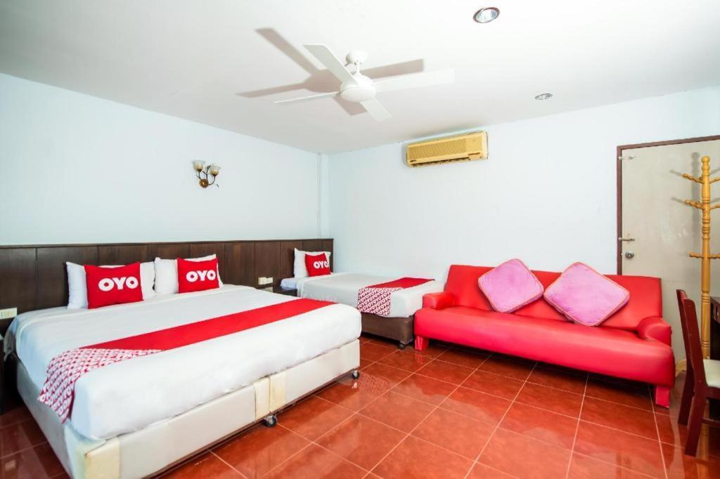 Oyo 343 Wanna Marine Hotel Patong Ngoại thất bức ảnh