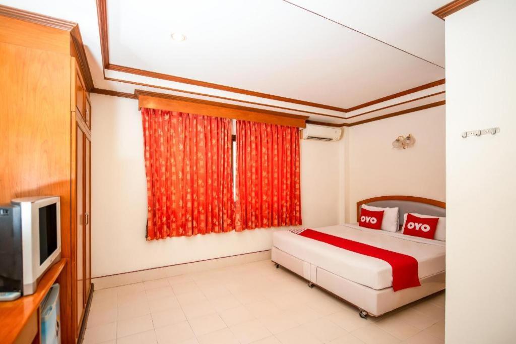 Oyo 343 Wanna Marine Hotel Patong Ngoại thất bức ảnh