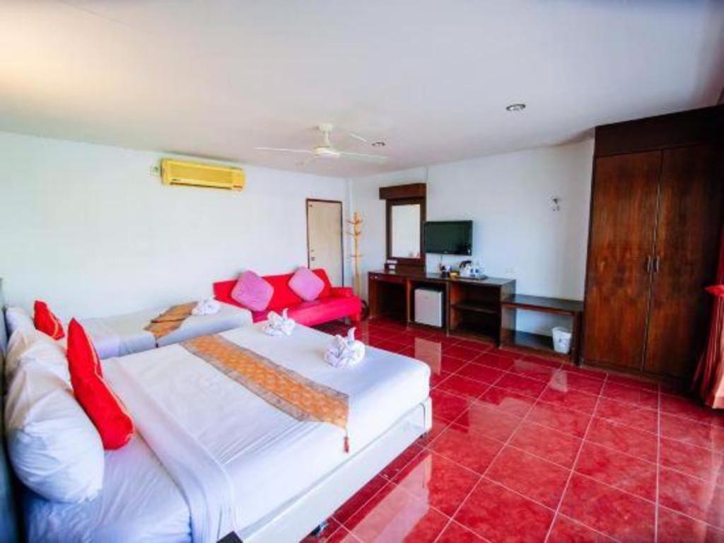 Oyo 343 Wanna Marine Hotel Patong Ngoại thất bức ảnh