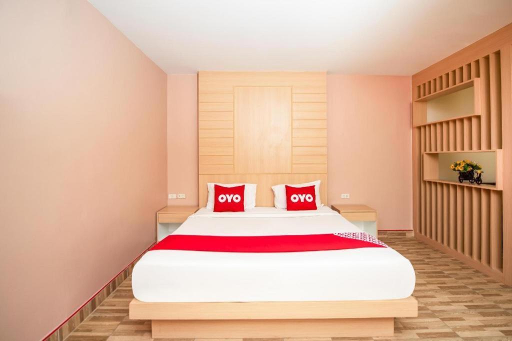 Oyo 343 Wanna Marine Hotel Patong Ngoại thất bức ảnh