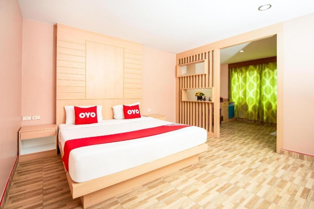 Oyo 343 Wanna Marine Hotel Patong Ngoại thất bức ảnh
