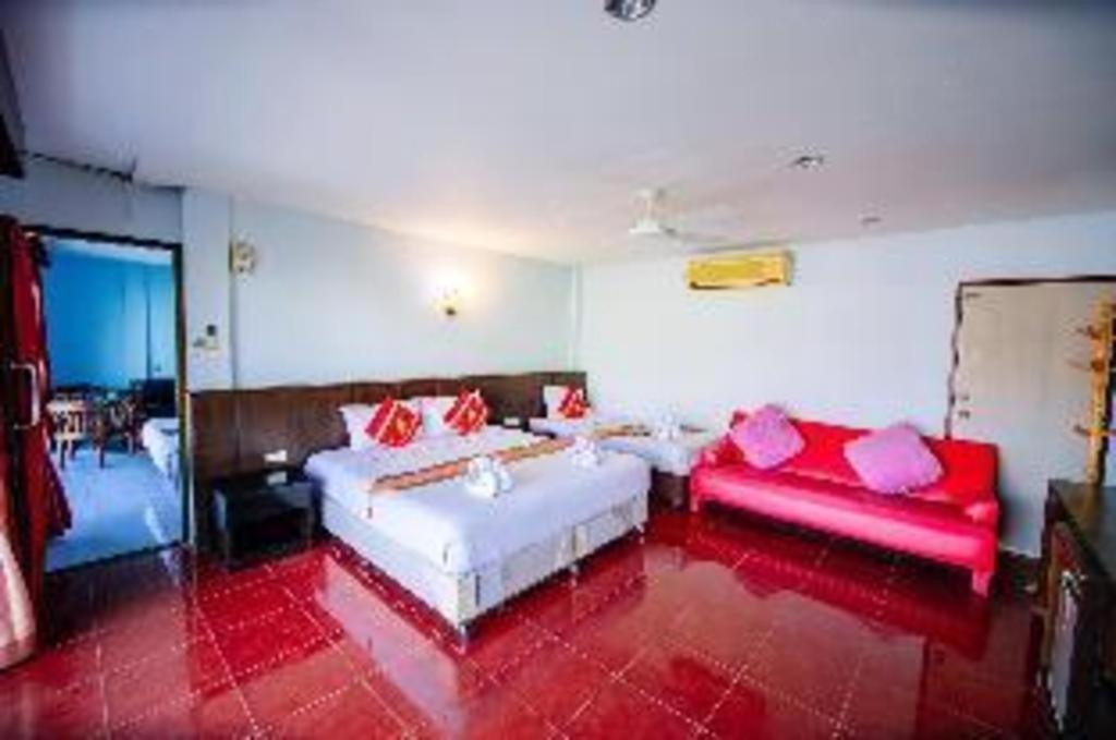 Oyo 343 Wanna Marine Hotel Patong Ngoại thất bức ảnh