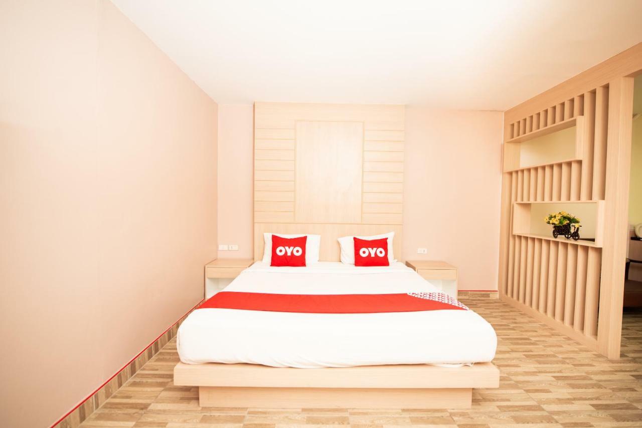 Oyo 343 Wanna Marine Hotel Patong Ngoại thất bức ảnh